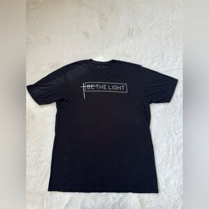 Itworks Be The Light Graphic Top